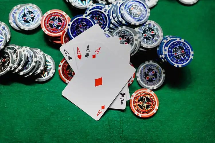 Mobile sports analysis cards showing match notes for Filipino readers